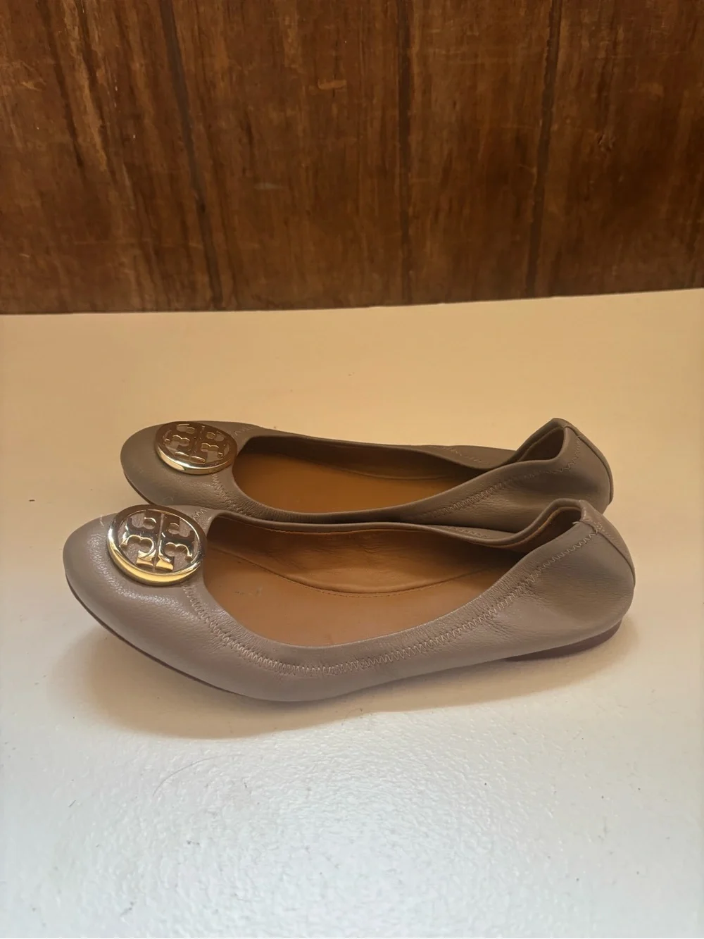 Tory Burch Benton 2 Travel Ballet in French Gray, size 7